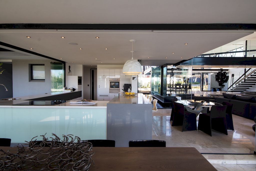 House Ber for Open Plan Airy Spaces by Nico van der Meulen Architects 13