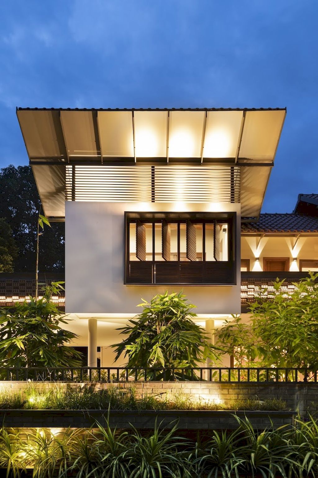 Kodath House for Traditional Modernism by Archimatrix India Associates 11