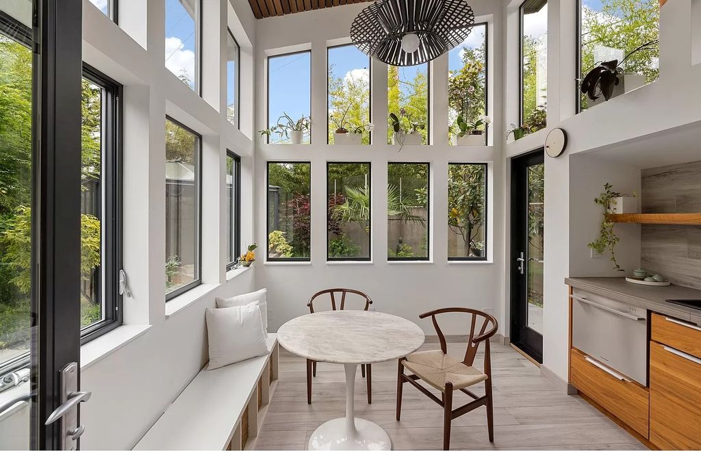The House in Lake Oswego offers extraordinary craftsmanship with exceptional amenities, now available for sale. This home located at 708 McVey Ave, Lake Oswego, Oregon
