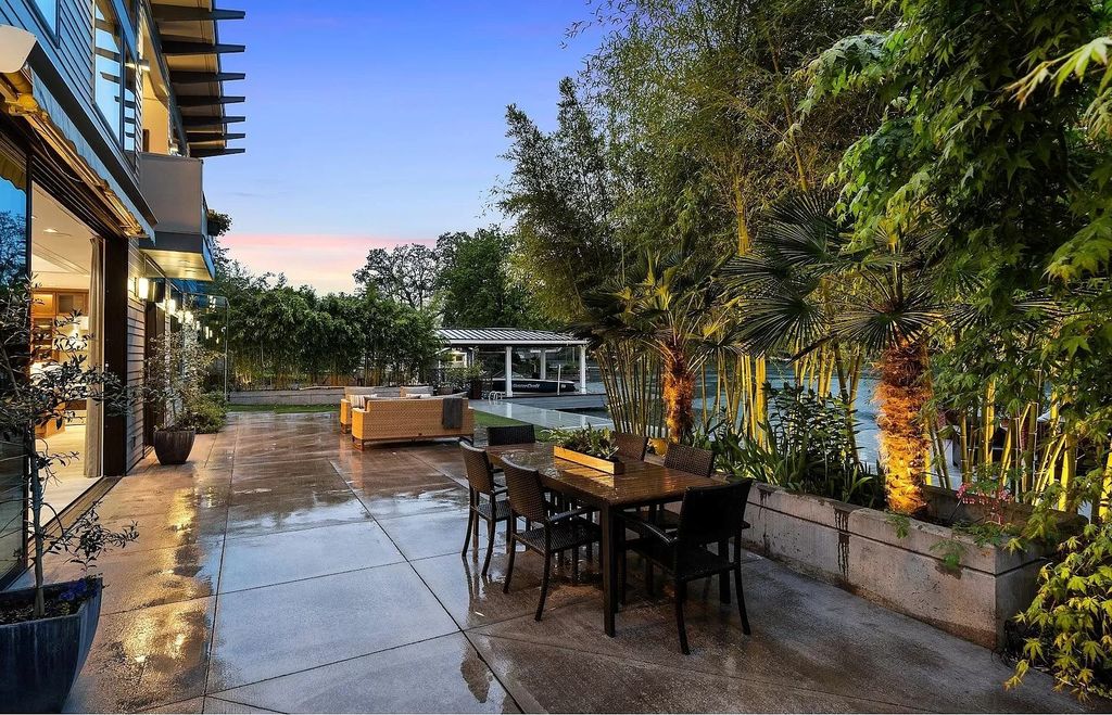 The House in Lake Oswego offers extraordinary craftsmanship with exceptional amenities, now available for sale. This home located at 708 McVey Ave, Lake Oswego, Oregon