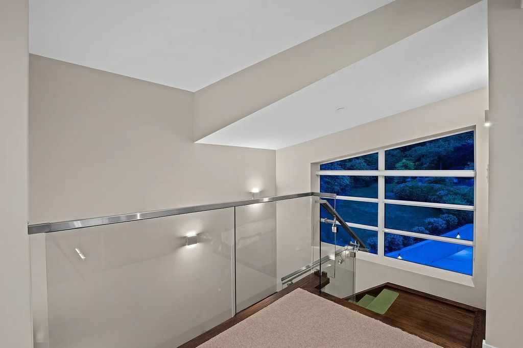 The Estate in West Vancouver is a stunning contemporary south-facing home with ultra-luxury now available for sale. This home located at 735 Southborough Dr, West Vancouver, BC V7S 1N1, Canada