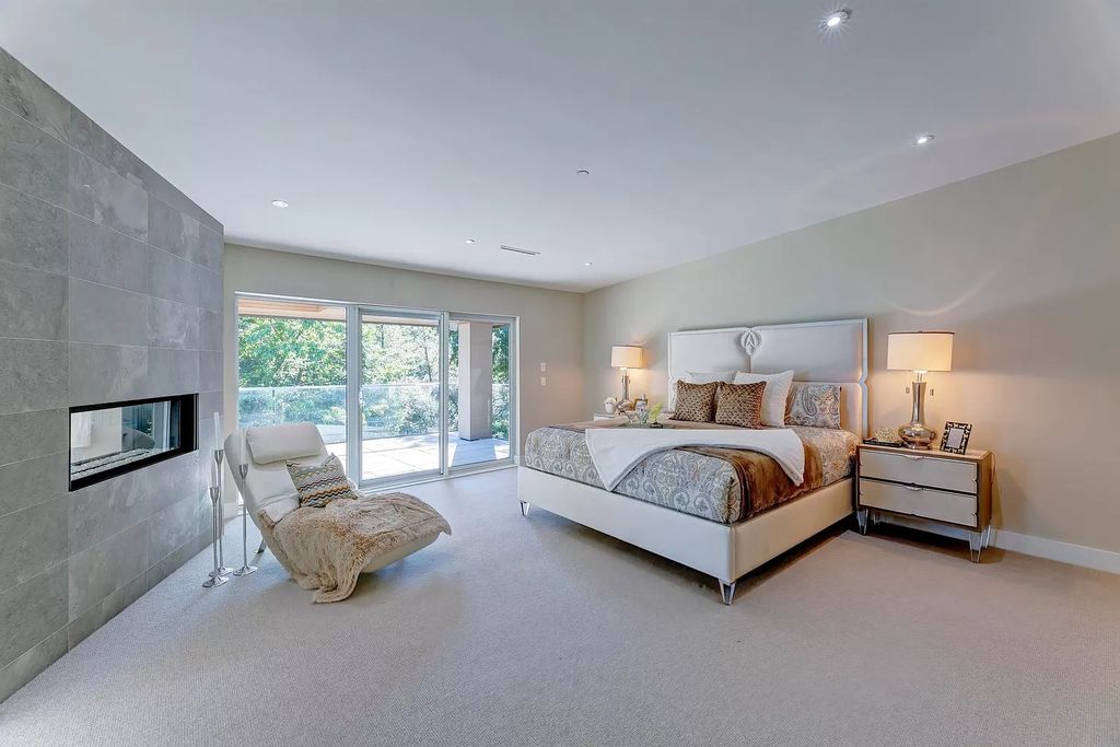 The Estate in West Vancouver is a stunning contemporary south-facing home with ultra-luxury now available for sale. This home located at 735 Southborough Dr, West Vancouver, BC V7S 1N1, Canada