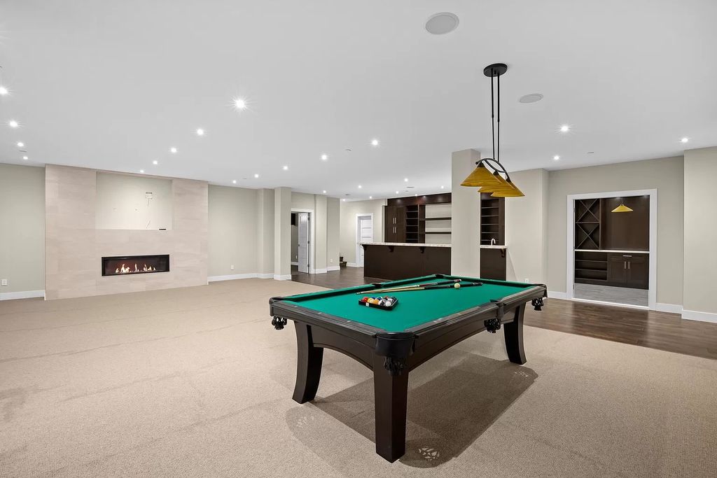 The Estate in West Vancouver is a stunning contemporary south-facing home with ultra-luxury now available for sale. This home located at 735 Southborough Dr, West Vancouver, BC V7S 1N1, Canada
