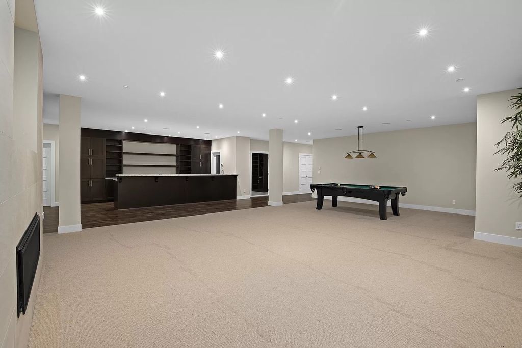 The Estate in West Vancouver is a stunning contemporary south-facing home with ultra-luxury now available for sale. This home located at 735 Southborough Dr, West Vancouver, BC V7S 1N1, Canada