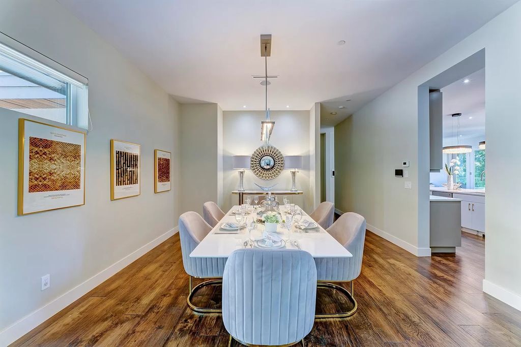 The Estate in West Vancouver is a stunning contemporary south-facing home with ultra-luxury now available for sale. This home located at 735 Southborough Dr, West Vancouver, BC V7S 1N1, Canada