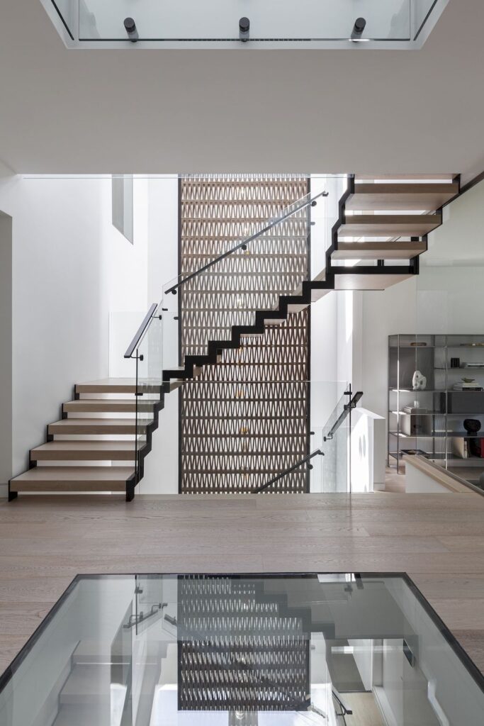 Stack House, a playful expression of horizontal volumes by Atelier RZLBD