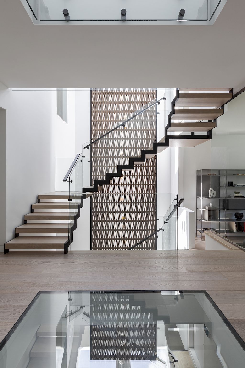 Stack House, a playful expression of horizontal volumes by Atelier RZLBD