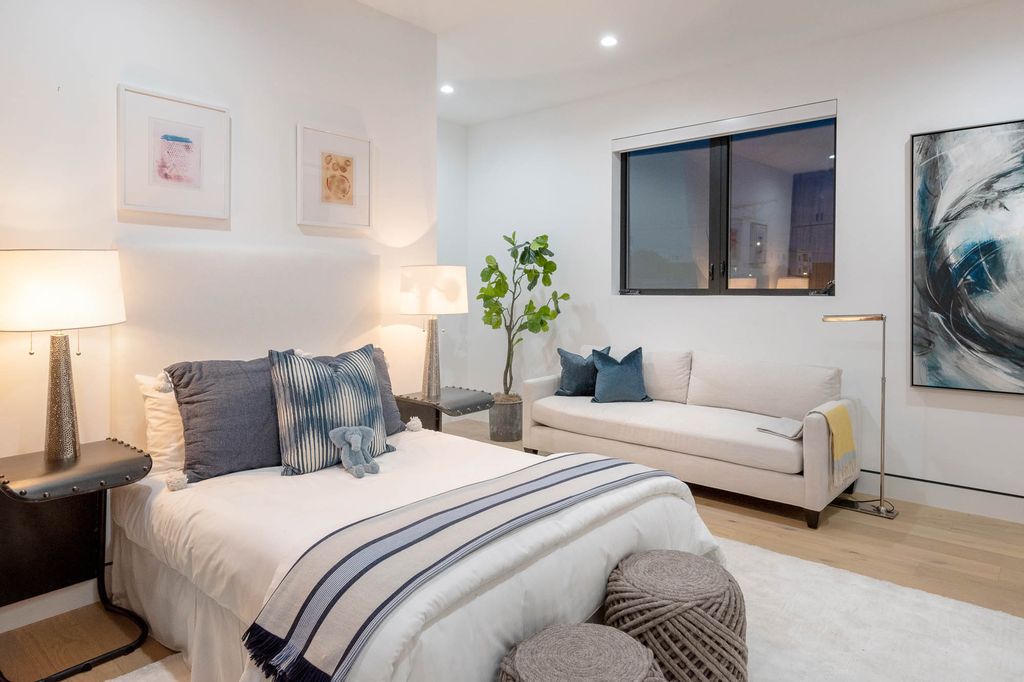 Choose a single, monochromatic bed that is as simple as possible for the space to create more free space in the bedroom. This option is more comfortable for ordinary people, and they will have more space to play.