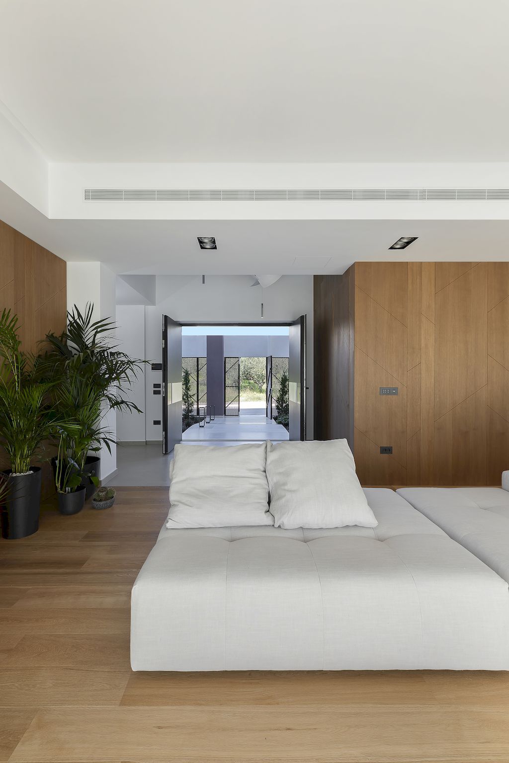 The Nidus Passive House in Greece by Gonzalez Malama Architects 13