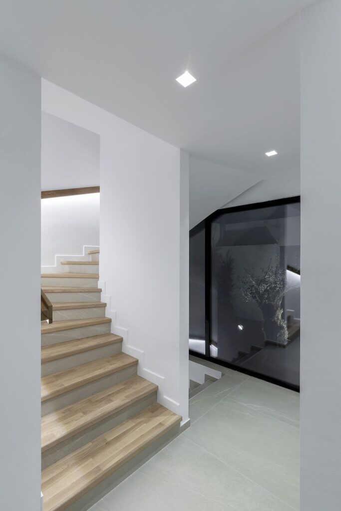 The Nidus Passive House in Greece by Gonzalez Malama Architects 38