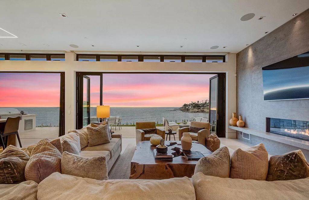 The Home in La Jolla, a undeniable showpiece estate perfectly positioned to enjoy the natural seascape and sea animals and highlights ocean views from every room is now available for sale. This home located at 5740 Dolphin Pl, La Jolla, California
