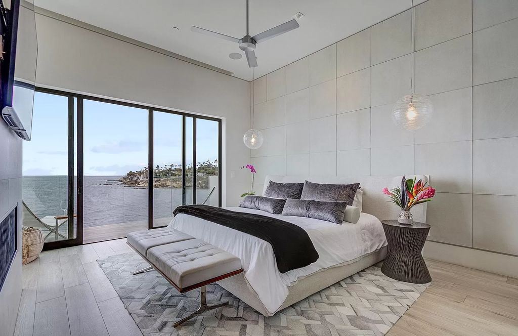 The Home in La Jolla, a undeniable showpiece estate perfectly positioned to enjoy the natural seascape and sea animals and highlights ocean views from every room is now available for sale. This home located at 5740 Dolphin Pl, La Jolla, California