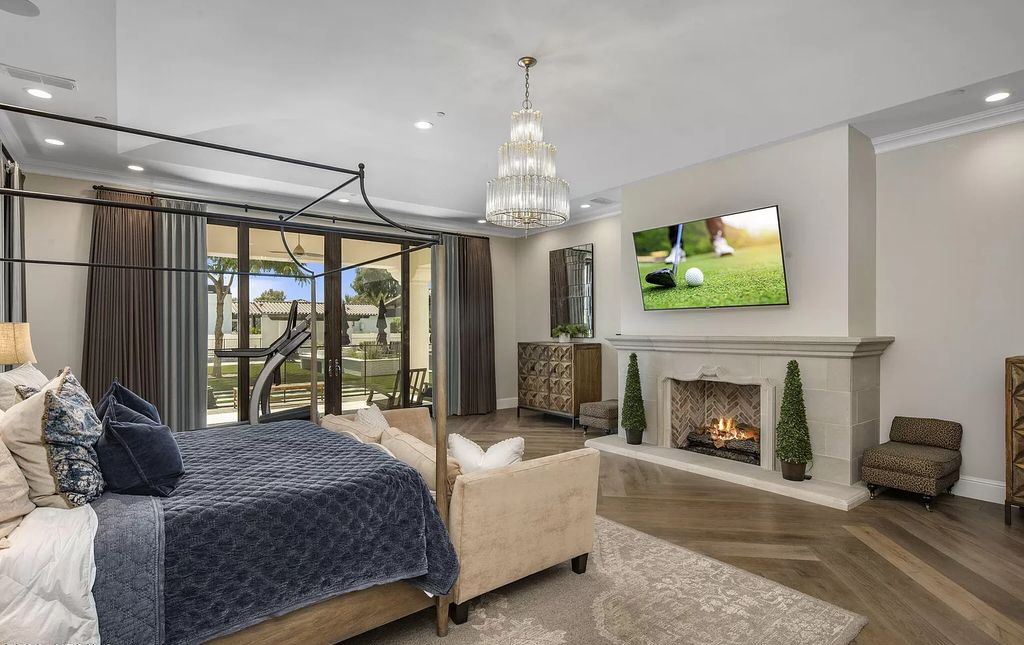 The Home in Paradise Valley, a beautifully transitional style residence offers gorgeous finishes and high quality craftsmanship and a resort-like backyard. This home located at 9236 N 53rd Pl, Paradise Valley, Arizona.