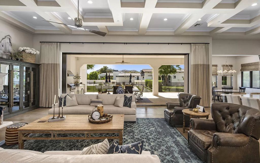 The Home in Paradise Valley, a beautifully transitional style residence offers gorgeous finishes and high quality craftsmanship and a resort-like backyard. This home located at 9236 N 53rd Pl, Paradise Valley, Arizona.