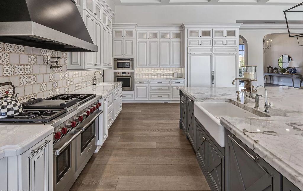 The Home in Paradise Valley, a beautifully transitional style residence offers gorgeous finishes and high quality craftsmanship and a resort-like backyard. This home located at 9236 N 53rd Pl, Paradise Valley, Arizona.