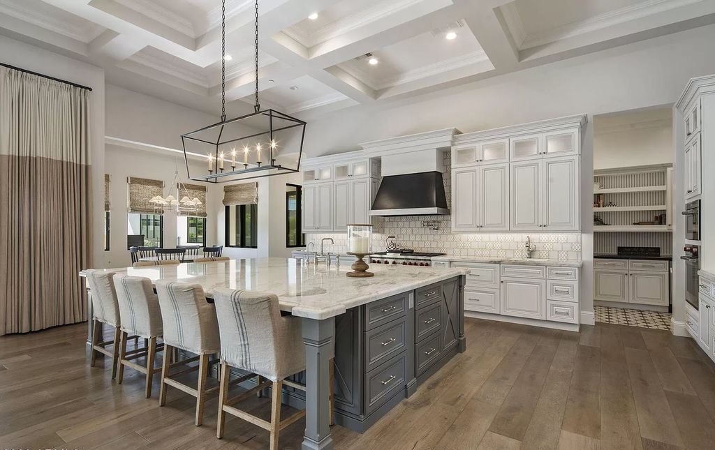The Home in Paradise Valley, a beautifully transitional style residence offers gorgeous finishes and high quality craftsmanship and a resort-like backyard. This home located at 9236 N 53rd Pl, Paradise Valley, Arizona.