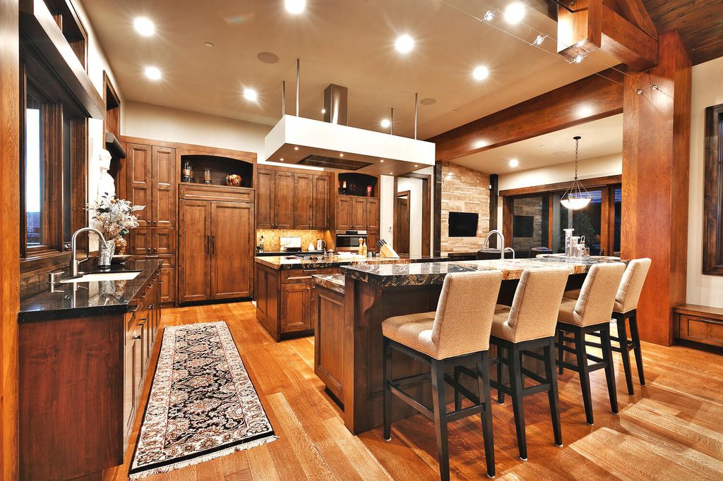 The Home in Park City, a spectacular mountain view residence designed by 4C Design Group and meticulously built by Douglas Knight perfect for parties and family gatherings is now available for sale. This home located at 9021 N Promontory Summit Dr, Park City, Utah