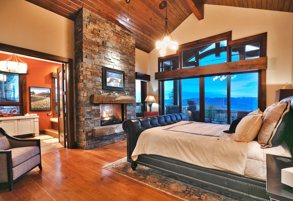The Home in Park City, a spectacular mountain view residence designed by 4C Design Group and meticulously built by Douglas Knight perfect for parties and family gatherings is now available for sale. This home located at 9021 N Promontory Summit Dr, Park City, Utah