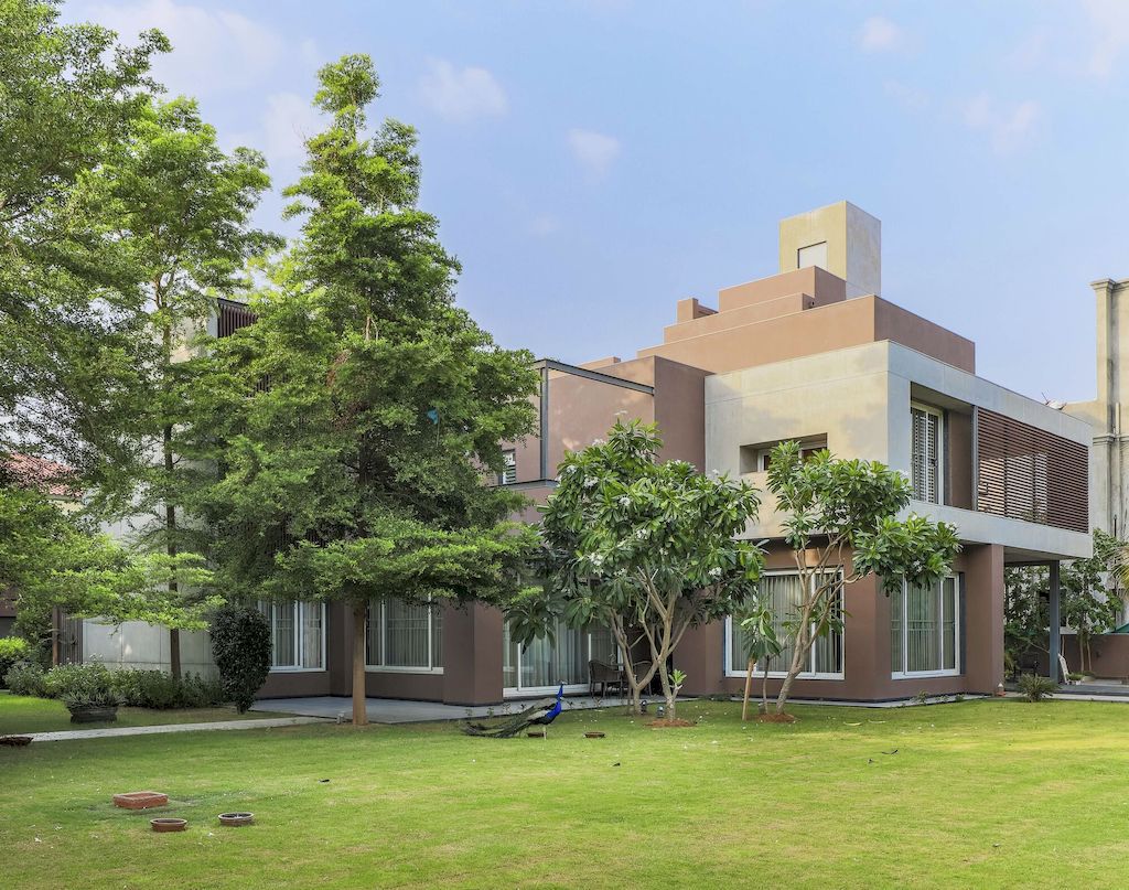 Twin Home with Stunning Open Spaces in India by The Grid Architects 2