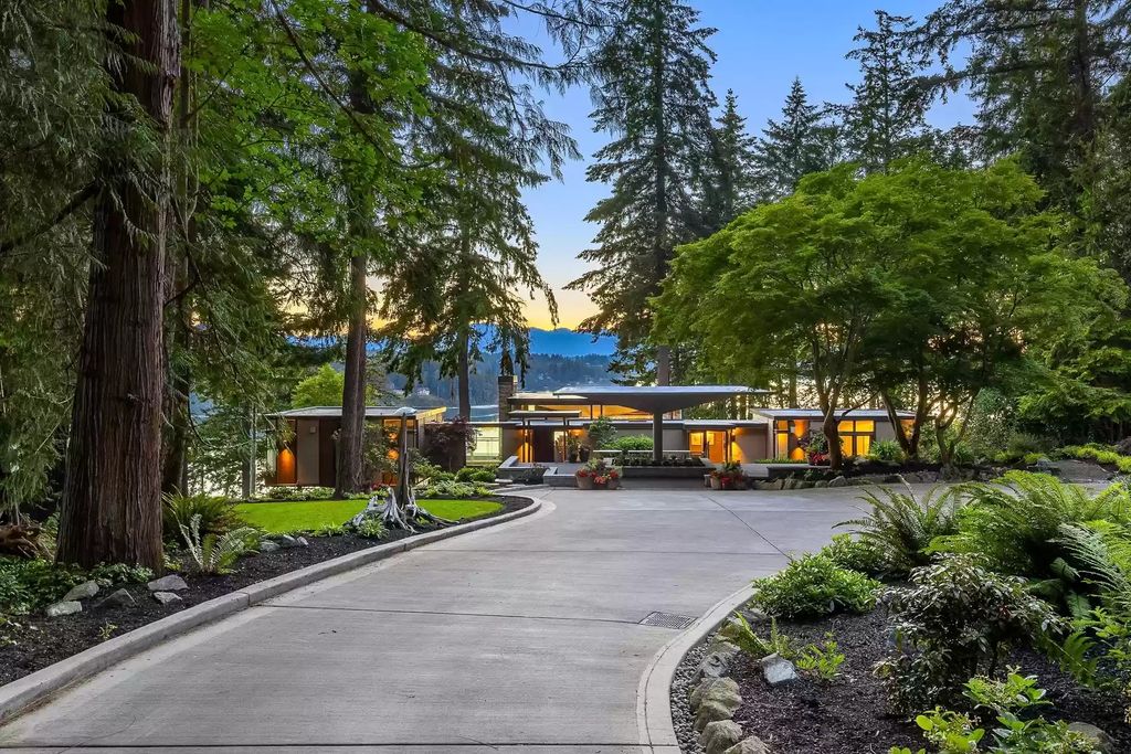 The House in Bainbridge Island is designed as the family home of renowned engineer Jack Christiansen, now available for sale. This home located at 7799 Hansen Road NE, Bainbridge Island, Washington