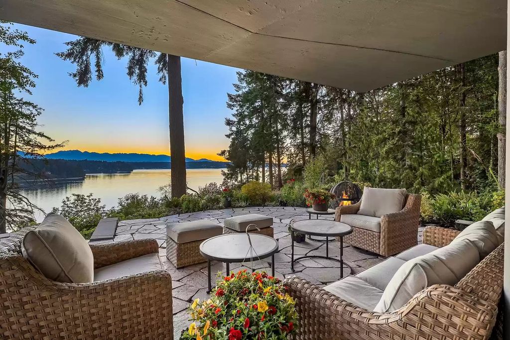 The House in Bainbridge Island is designed as the family home of renowned engineer Jack Christiansen, now available for sale. This home located at 7799 Hansen Road NE, Bainbridge Island, Washington