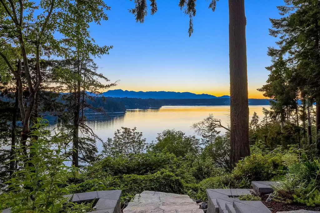 The House in Bainbridge Island is designed as the family home of renowned engineer Jack Christiansen, now available for sale. This home located at 7799 Hansen Road NE, Bainbridge Island, Washington