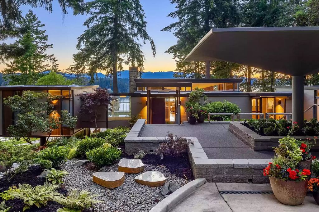 The House in Bainbridge Island is designed as the family home of renowned engineer Jack Christiansen, now available for sale. This home located at 7799 Hansen Road NE, Bainbridge Island, Washington