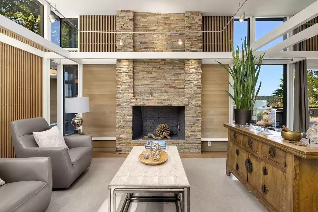 The House in Bainbridge Island is designed as the family home of renowned engineer Jack Christiansen, now available for sale. This home located at 7799 Hansen Road NE, Bainbridge Island, Washington