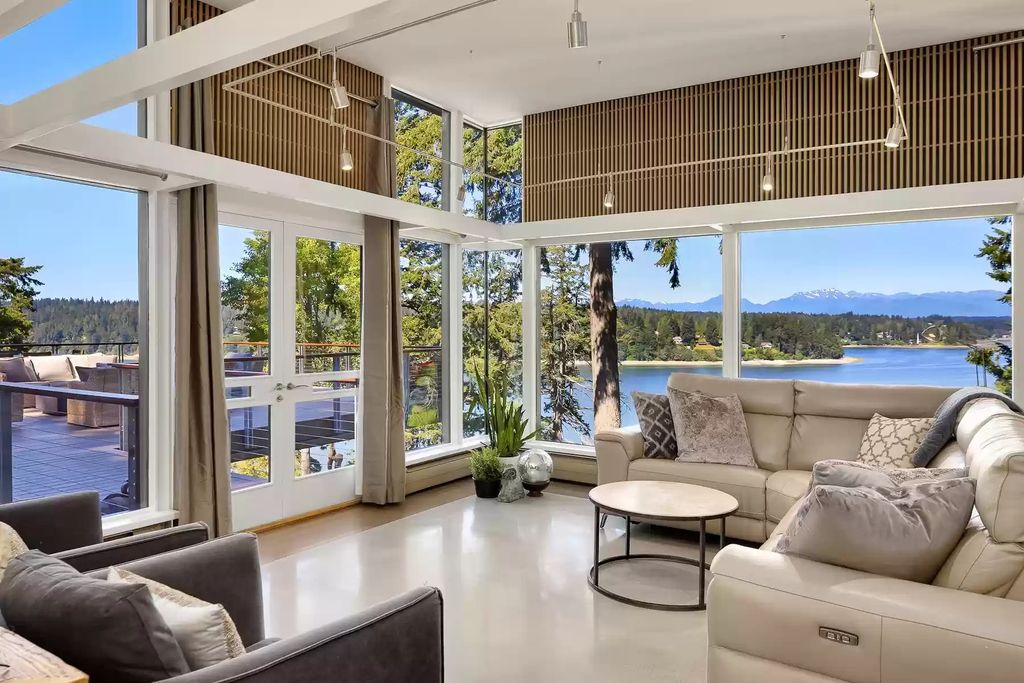 The House in Bainbridge Island is designed as the family home of renowned engineer Jack Christiansen, now available for sale. This home located at 7799 Hansen Road NE, Bainbridge Island, Washington