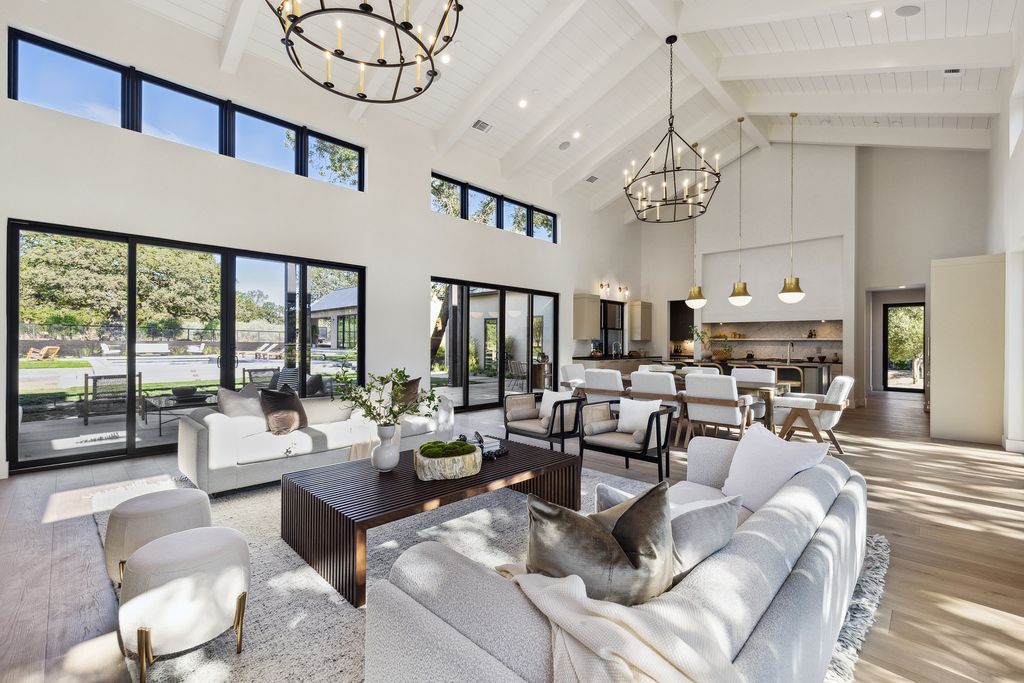 The Home in Sonoma, a beautiful Oak studded parcel with privacy, lush landscaping, in-ground pool, solar, and gated entry is now available for sale. This home located at 21706 Hyde Rd, Sonoma, California