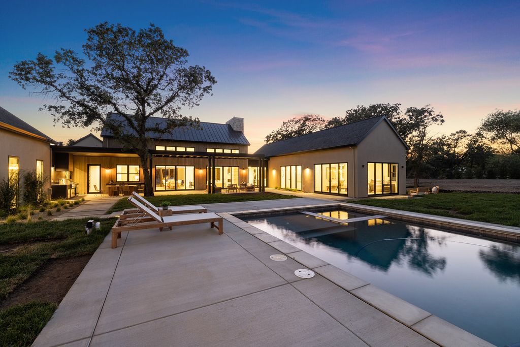 The Home in Sonoma, a beautiful Oak studded parcel with privacy, lush landscaping, in-ground pool, solar, and gated entry is now available for sale. This home located at 21706 Hyde Rd, Sonoma, California