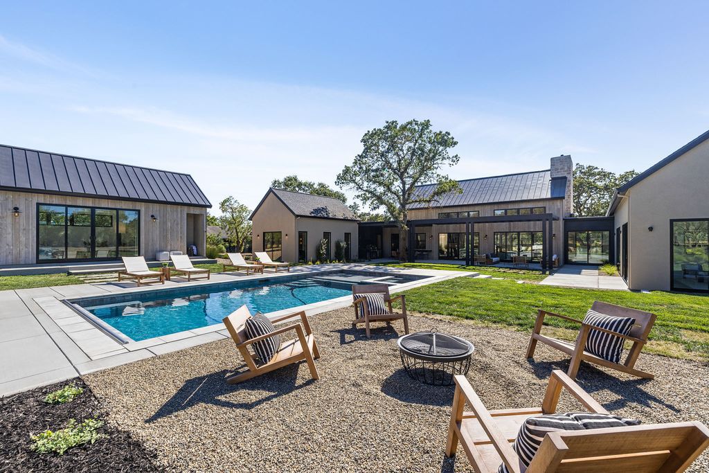 The Home in Sonoma, a beautiful Oak studded parcel with privacy, lush landscaping, in-ground pool, solar, and gated entry is now available for sale. This home located at 21706 Hyde Rd, Sonoma, California