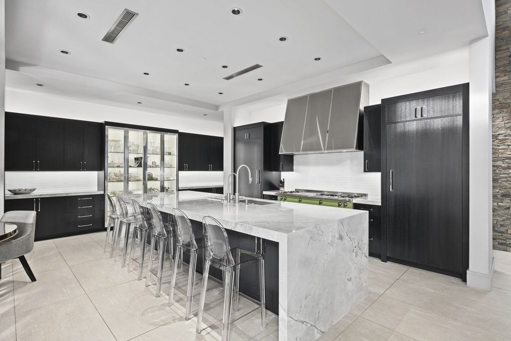 The Home in Scottsdale, a Simply stunning contemporary masterpiece in Saguaro Forest thoughtfully sited on 2.5 acre lot for privacy and striking mountain views is now available for sale. This home located at 9716 E Mariola Way, Scottsdale, Arizona