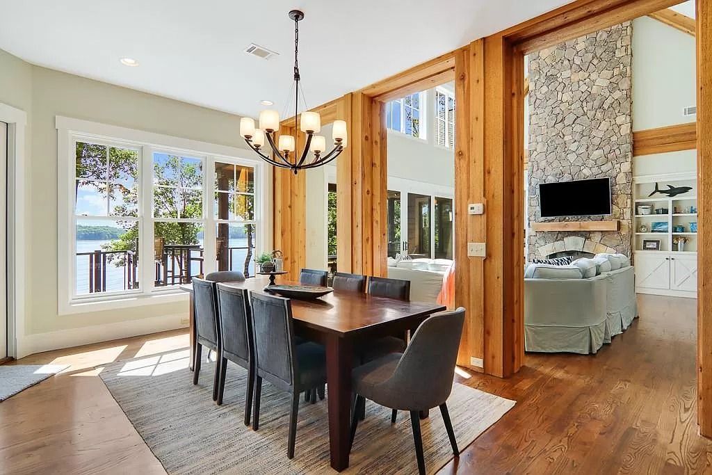 The Estate in Seneca is a luxurious home featuring ample space and fluent design for countless entertaining now available for sale. This home located at 319 Greentree Ct, Seneca, South Carolina; offering 04 bedrooms and 06 bathrooms with 5,296 square feet of living spaces. 