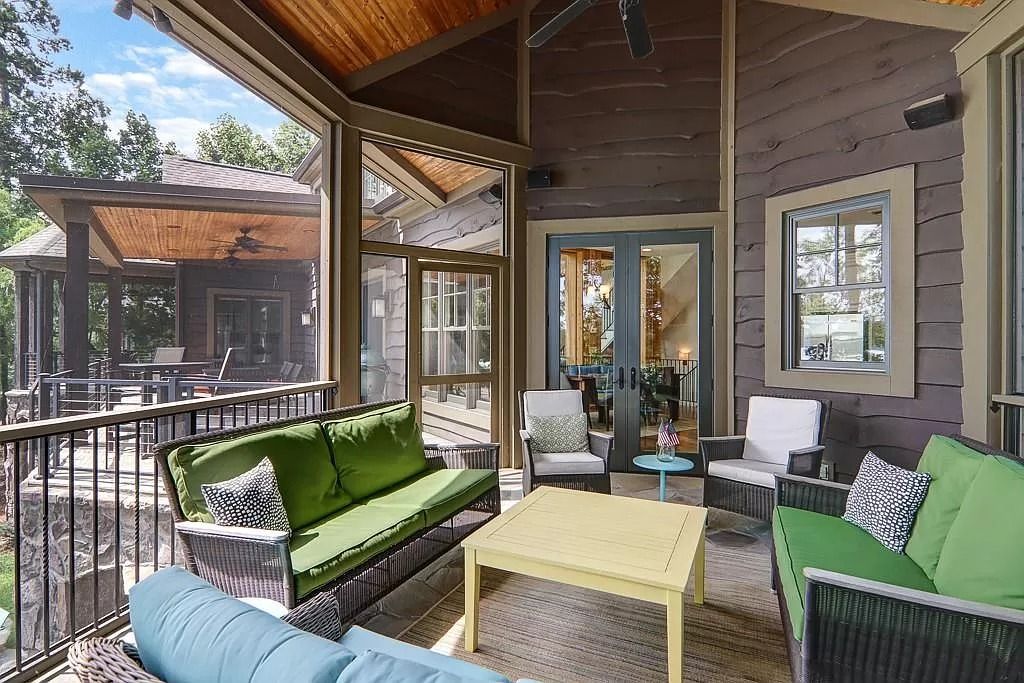 The Estate in Seneca is a luxurious home featuring ample space and fluent design for countless entertaining now available for sale. This home located at 319 Greentree Ct, Seneca, South Carolina; offering 04 bedrooms and 06 bathrooms with 5,296 square feet of living spaces. 