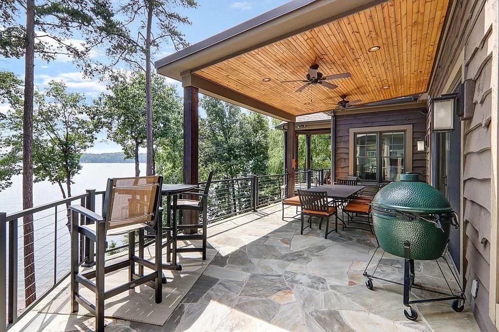 The Estate in Seneca is a luxurious home featuring ample space and fluent design for countless entertaining now available for sale. This home located at 319 Greentree Ct, Seneca, South Carolina; offering 04 bedrooms and 06 bathrooms with 5,296 square feet of living spaces. 