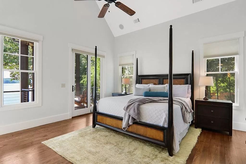 The Estate in Seneca is a luxurious home featuring ample space and fluent design for countless entertaining now available for sale. This home located at 319 Greentree Ct, Seneca, South Carolina; offering 04 bedrooms and 06 bathrooms with 5,296 square feet of living spaces. 