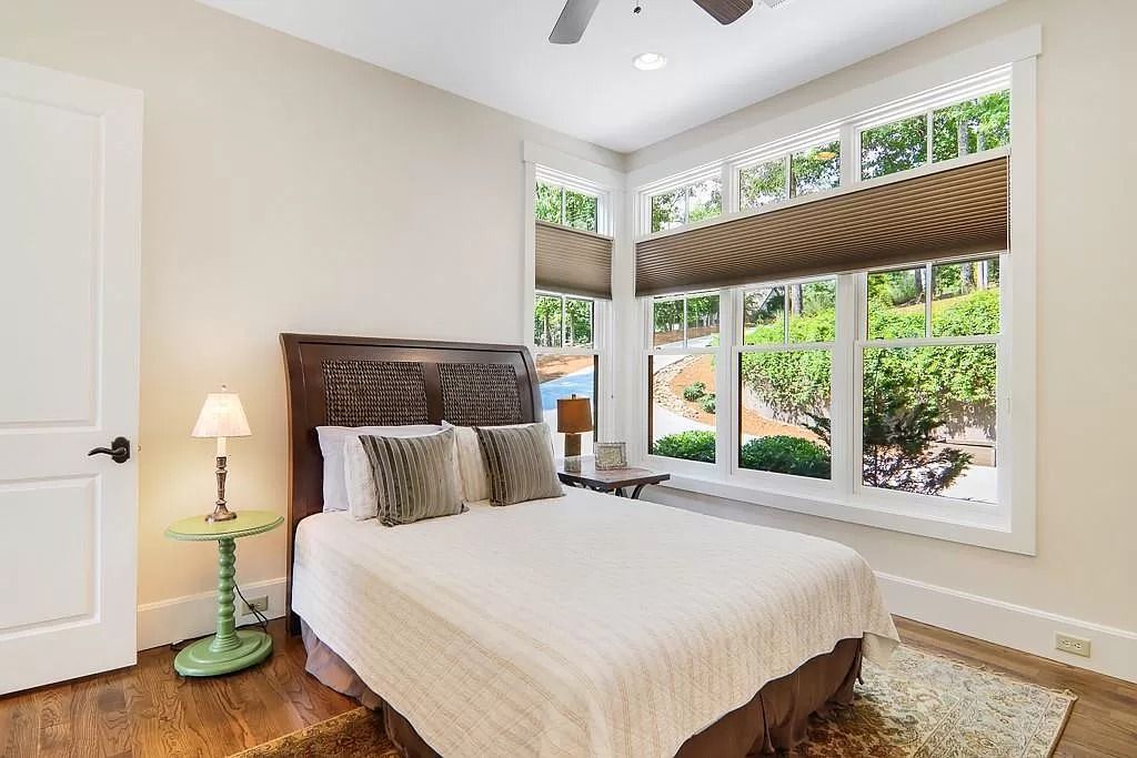 The Estate in Seneca is a luxurious home featuring ample space and fluent design for countless entertaining now available for sale. This home located at 319 Greentree Ct, Seneca, South Carolina; offering 04 bedrooms and 06 bathrooms with 5,296 square feet of living spaces. 