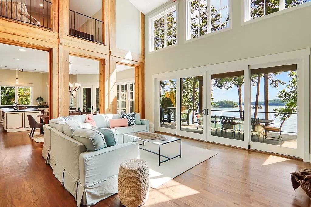The Estate in Seneca is a luxurious home featuring ample space and fluent design for countless entertaining now available for sale. This home located at 319 Greentree Ct, Seneca, South Carolina; offering 04 bedrooms and 06 bathrooms with 5,296 square feet of living spaces. 