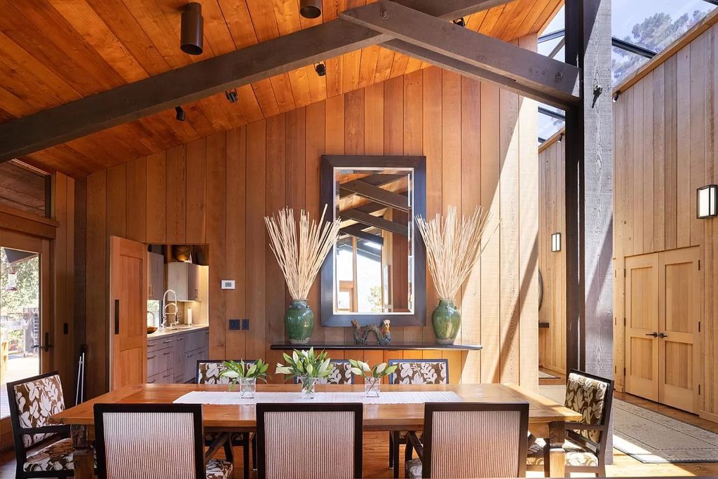 The Home in Carmel Valley, a modern compound designed by David Allen Smith with organic materials throughout, massive glass windows, and a voluminous interior is now available for sale. This home located at 49 Encina Dr, Carmel Valley, California