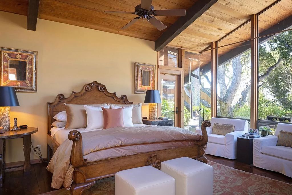 The Home in Carmel Valley, a modern compound designed by David Allen Smith with organic materials throughout, massive glass windows, and a voluminous interior is now available for sale. This home located at 49 Encina Dr, Carmel Valley, California