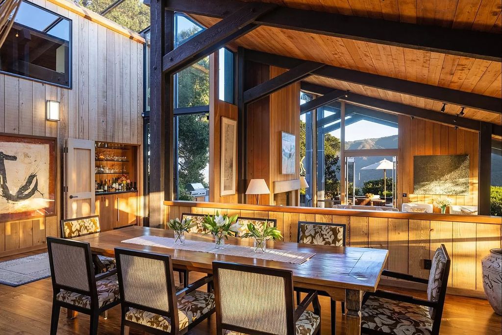 The Home in Carmel Valley, a modern compound designed by David Allen Smith with organic materials throughout, massive glass windows, and a voluminous interior is now available for sale. This home located at 49 Encina Dr, Carmel Valley, California