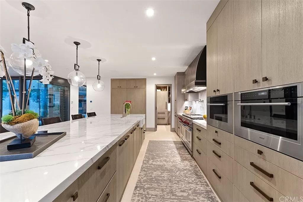 The Home in Dana Point, a contemporary masterpiece behind the guarded gates of The Strand at Headlands has a gorgeous backyard with panoramic Pacific views is now available for sale. This home located at 5 Pacific Ridge Pl, Dana Point, California