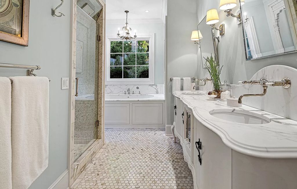The Estate in Lake Oswego is a luxurious home where every feature and finish is made to perfection now available for sale. This home located at 929 Cumberland Rd, Lake Oswego, Oregon; offering 05 bedrooms and 07 bathrooms with 5,095 square feet of living spaces.