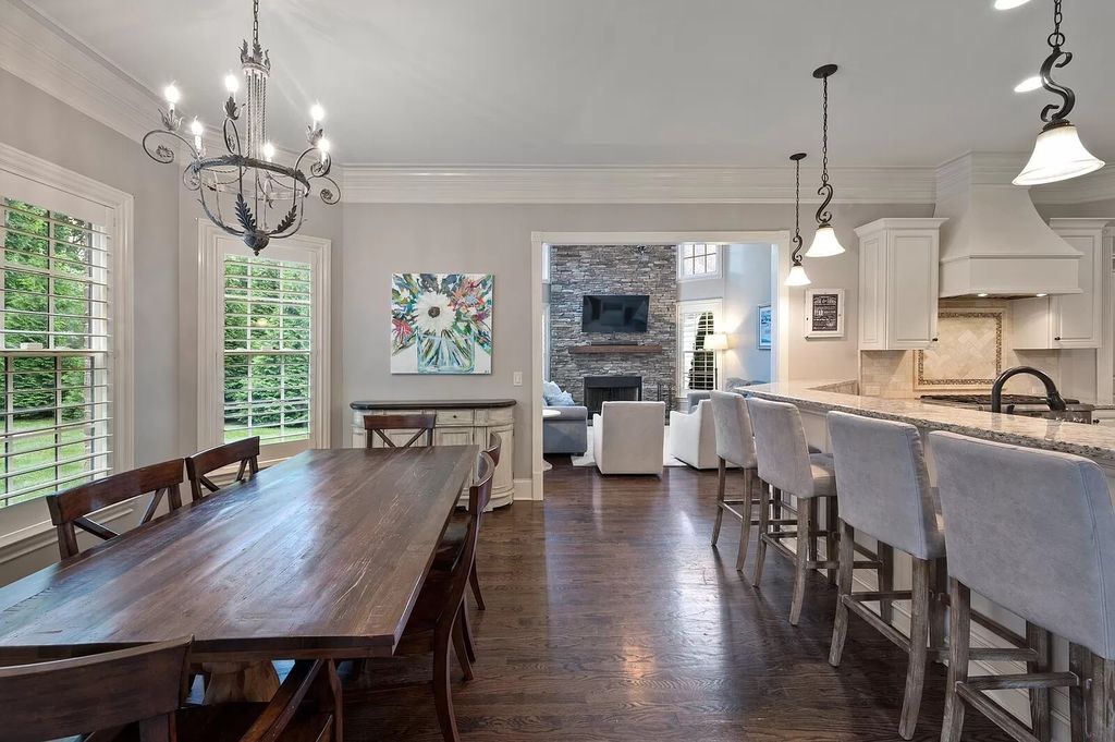 The Estate in Brentwood is a luxurious home located in an amazing location for a perfect entertaining now available for sale. This home located at 1810 Morgan Farms Way, Brentwood, Tennessee; offering 05 bedrooms and 06 bathrooms with 6,086 square feet of living spaces.
