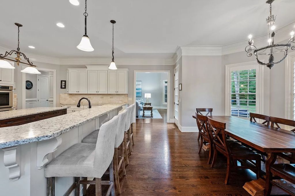 The Estate in Brentwood is a luxurious home located in an amazing location for a perfect entertaining now available for sale. This home located at 1810 Morgan Farms Way, Brentwood, Tennessee; offering 05 bedrooms and 06 bathrooms with 6,086 square feet of living spaces.
