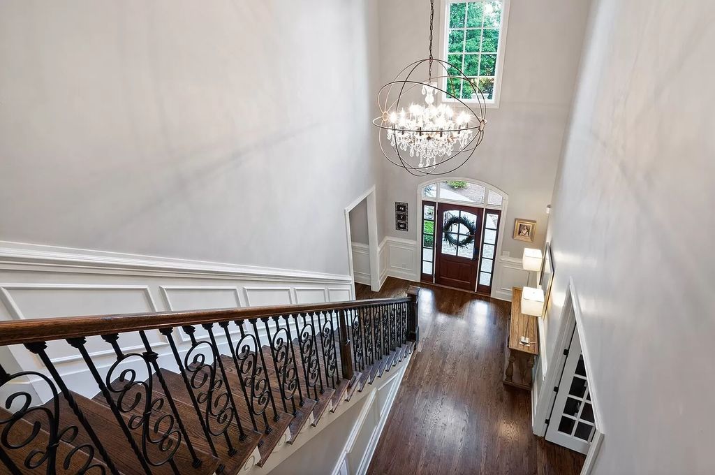The Estate in Brentwood is a luxurious home located in an amazing location for a perfect entertaining now available for sale. This home located at 1810 Morgan Farms Way, Brentwood, Tennessee; offering 05 bedrooms and 06 bathrooms with 6,086 square feet of living spaces.