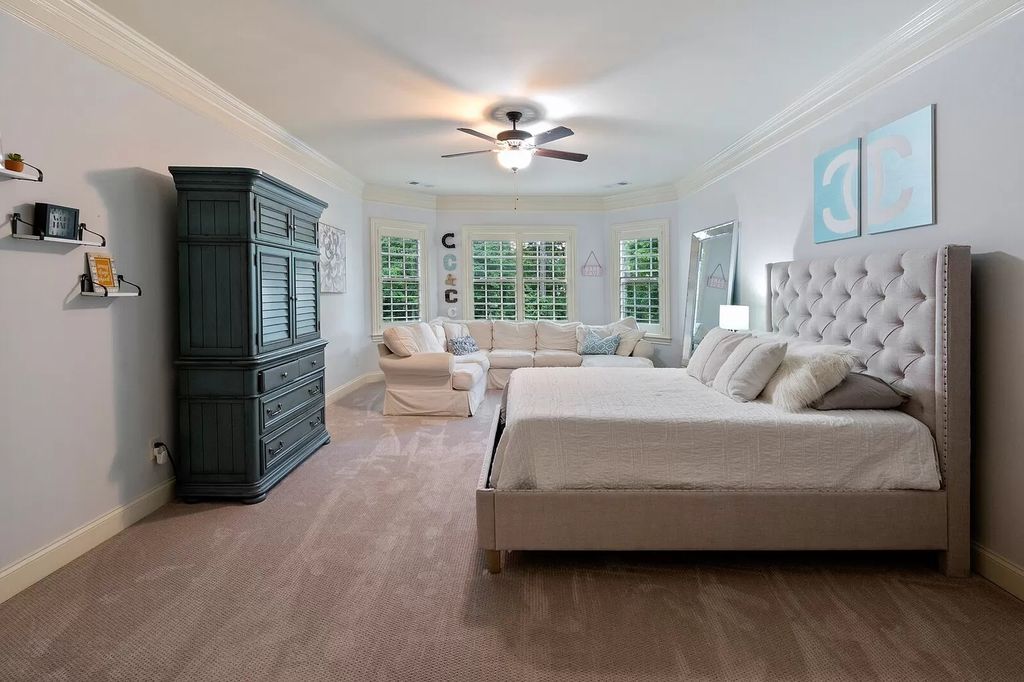 The Estate in Brentwood is a luxurious home located in an amazing location for a perfect entertaining now available for sale. This home located at 1810 Morgan Farms Way, Brentwood, Tennessee; offering 05 bedrooms and 06 bathrooms with 6,086 square feet of living spaces.