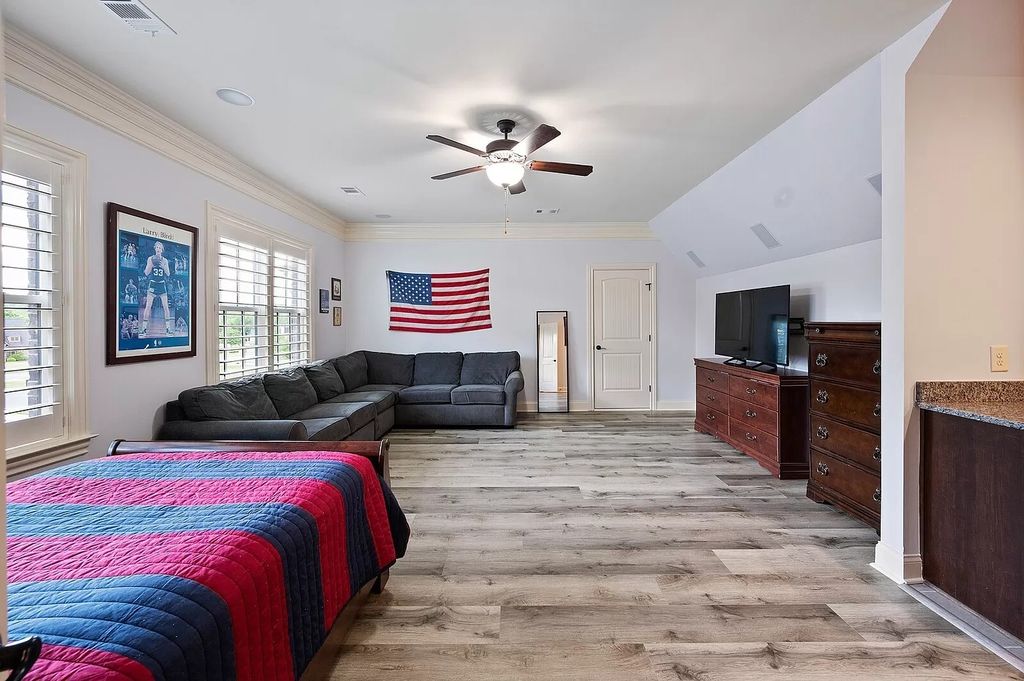 The Estate in Brentwood is a luxurious home located in an amazing location for a perfect entertaining now available for sale. This home located at 1810 Morgan Farms Way, Brentwood, Tennessee; offering 05 bedrooms and 06 bathrooms with 6,086 square feet of living spaces.
