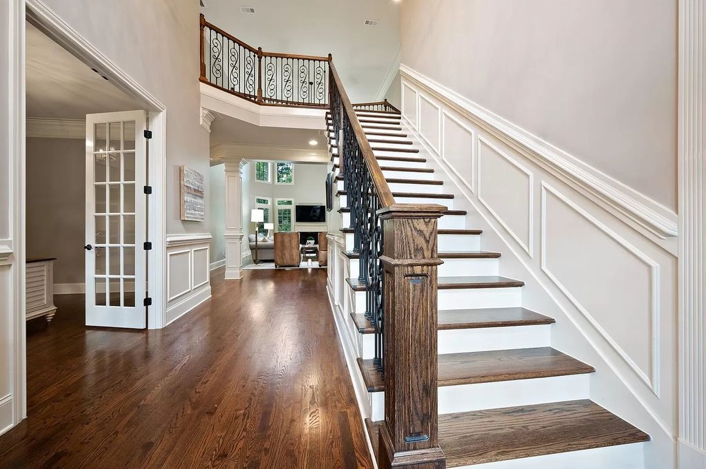 The Estate in Brentwood is a luxurious home located in an amazing location for a perfect entertaining now available for sale. This home located at 1810 Morgan Farms Way, Brentwood, Tennessee; offering 05 bedrooms and 06 bathrooms with 6,086 square feet of living spaces.